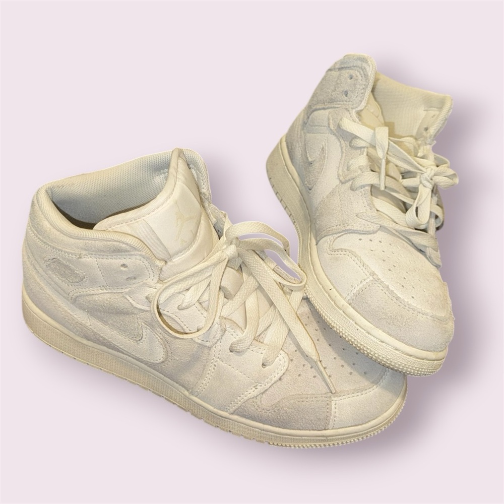 Air Jordan 1 Mid SE Craft GS “Pale Ivory” – Size 6Y (Women’s 7.5–8)